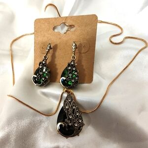 New Peacock Gold and Green Faceted Stone Necklace And Earring Set